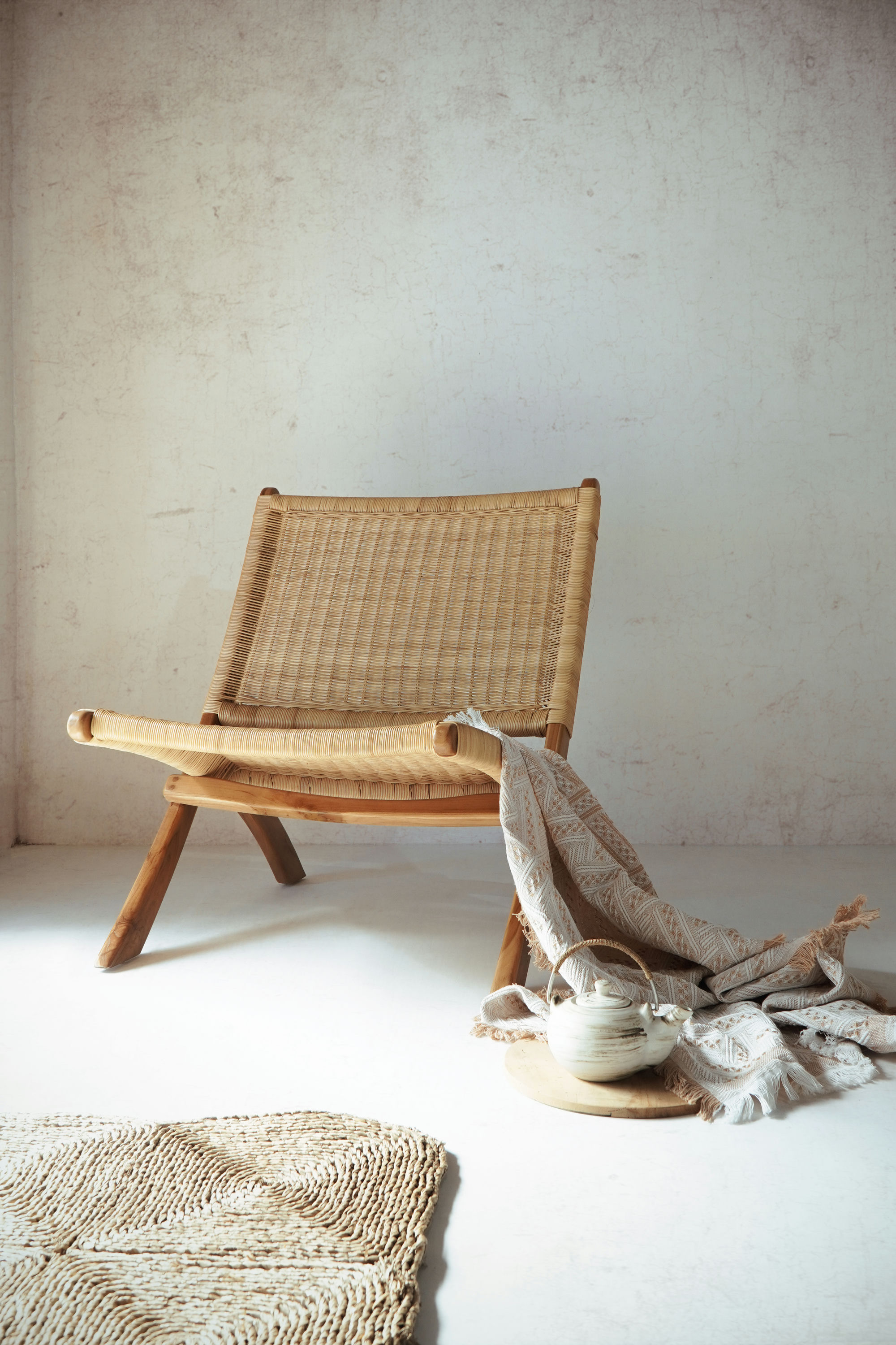 CATANIA RATTAN FOLDING CHAIR