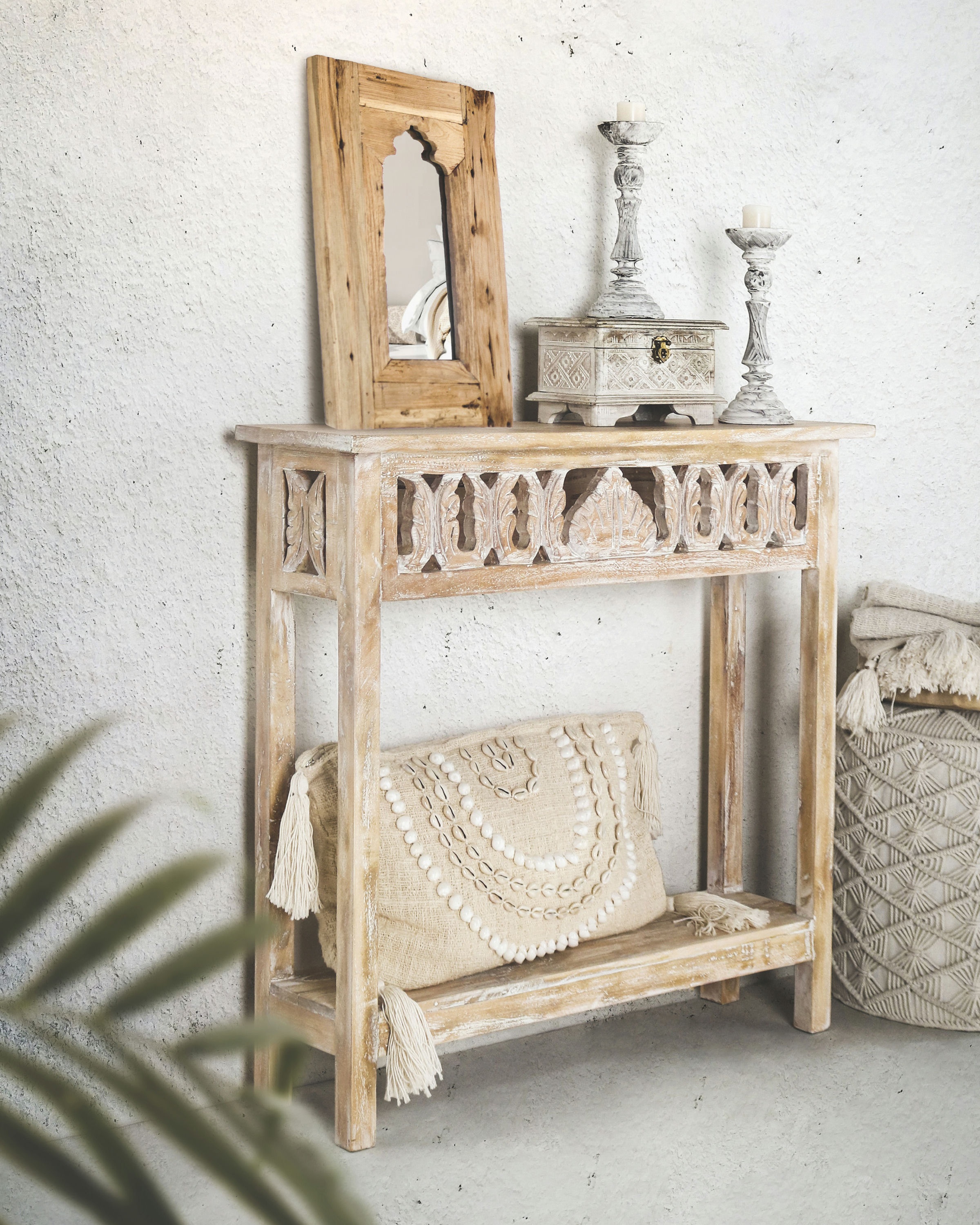 SORONG CARVING CONSOLE WITH SHELVE