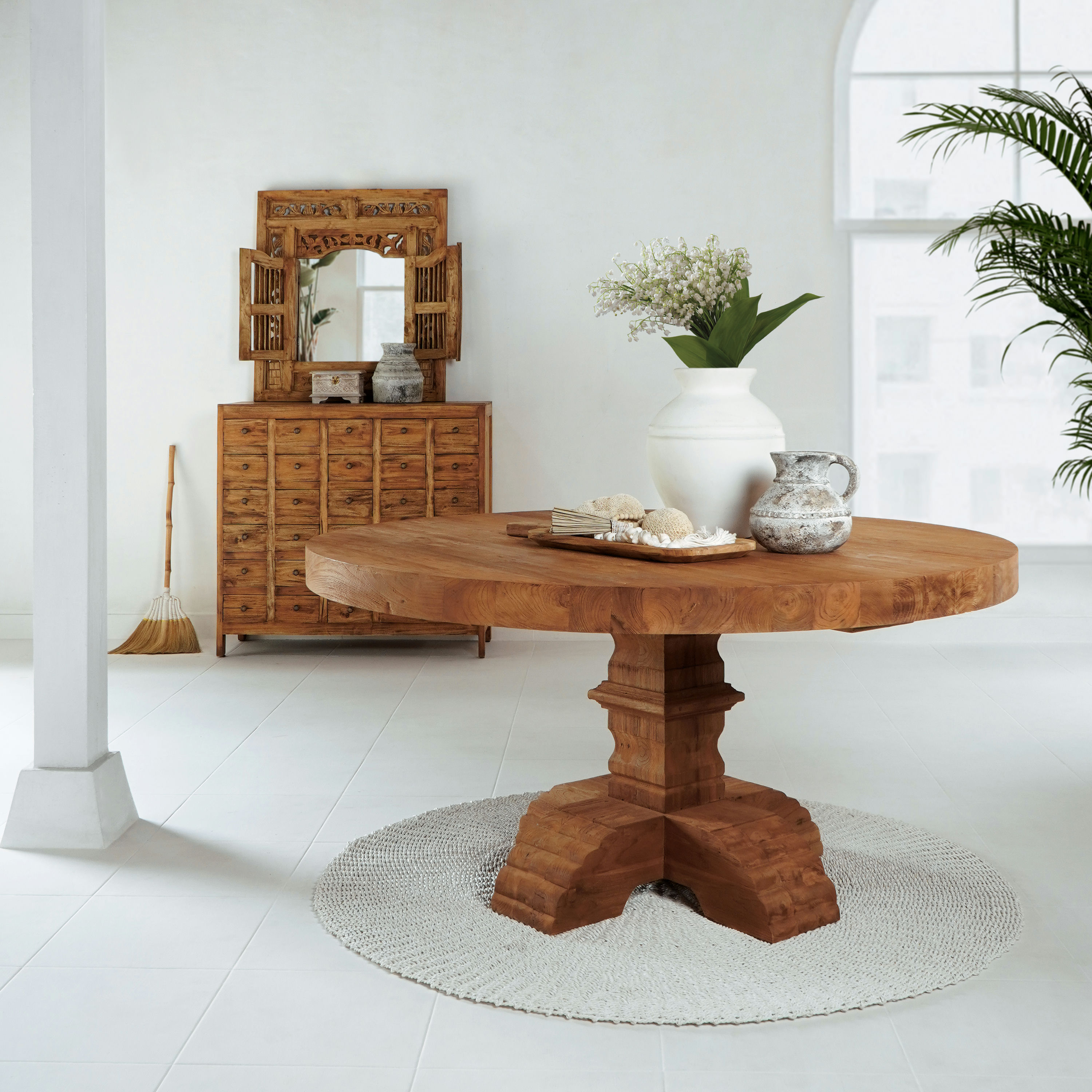 PROVENCE ROUND TABLE