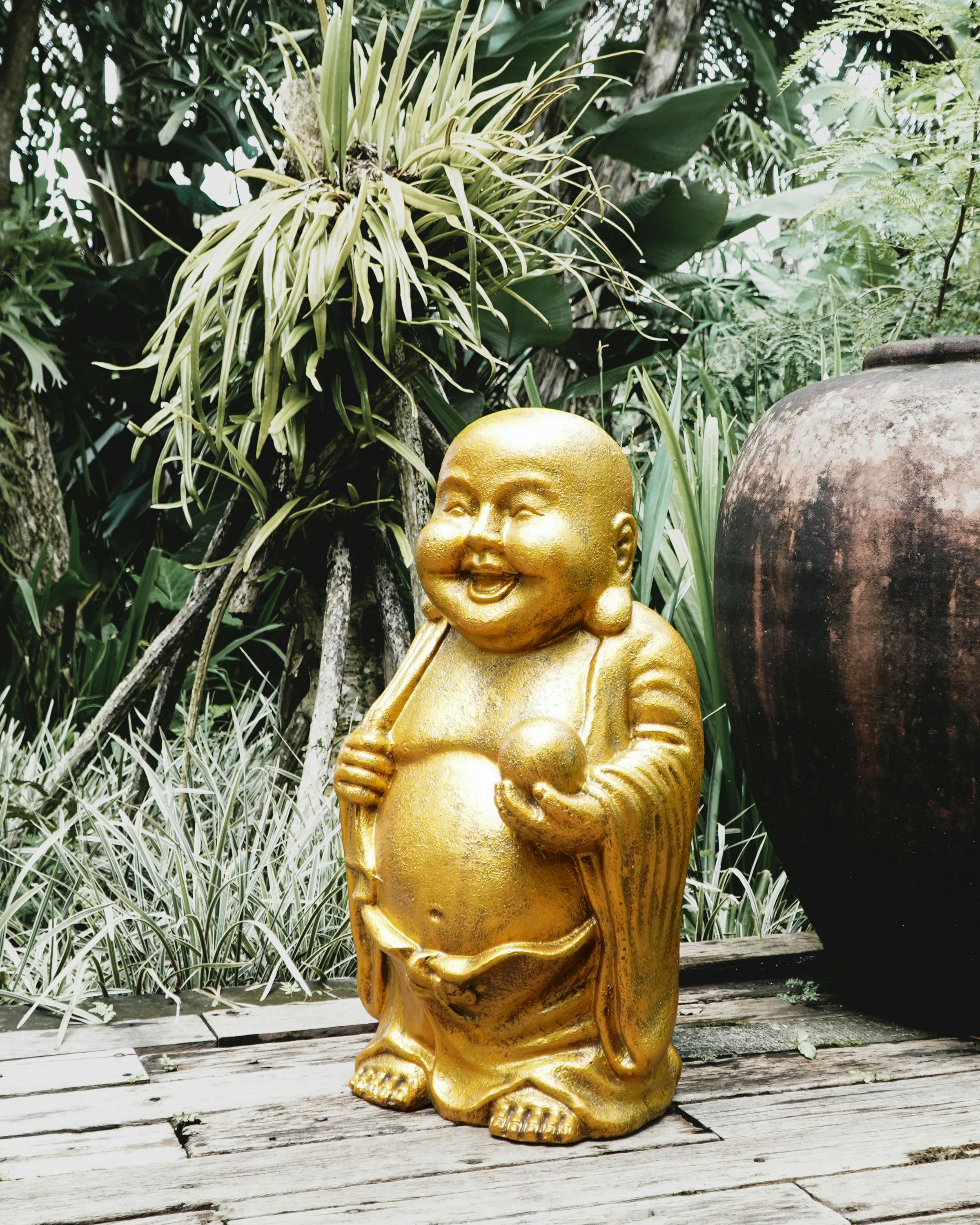 HAPPY BUDDHA